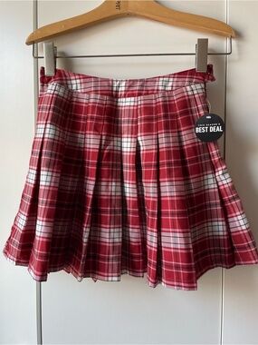 Forever 21 Red and White Plaid Pleated Skater Skirt